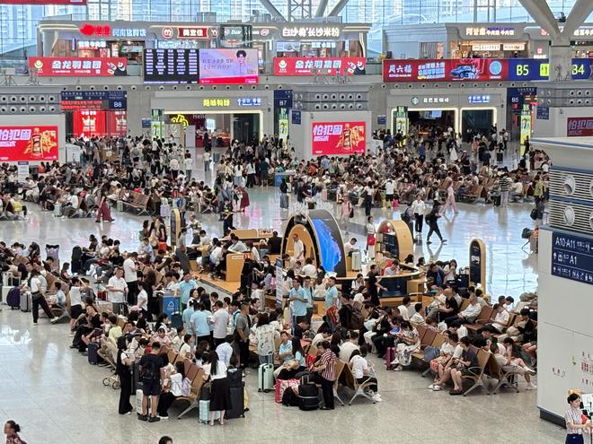 暑运进行时！深圳铁路到发旅客超2400万人次