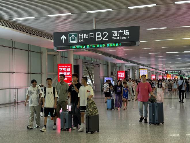 暑运进行时！深圳铁路到发旅客超2400万人次