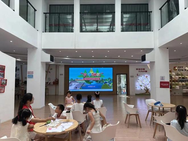 “用爱分担，感恩同行” 感恩主题活动