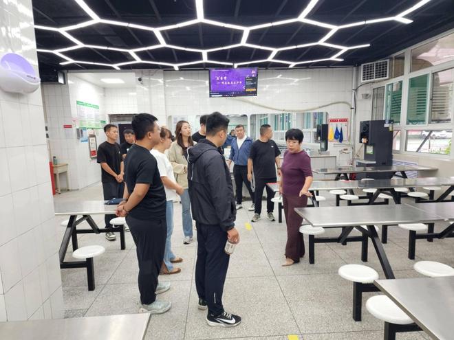 太原市第三十六中学校三立南校区严把食堂安全关