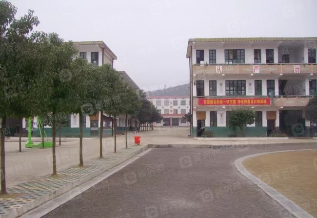 白露塘中心完小.jpg